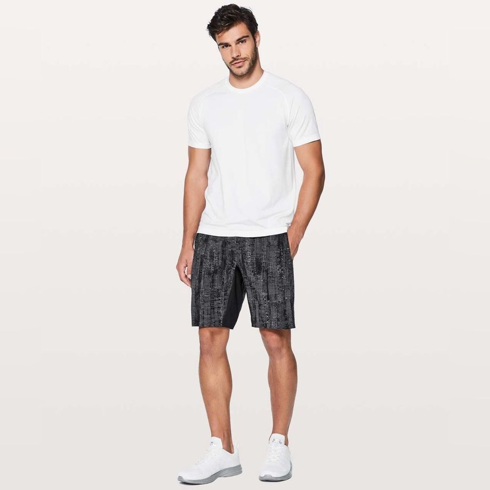 Lululemon T.H.E. Short 9" Linerless Short in Matchstick Asphalt Grey Black